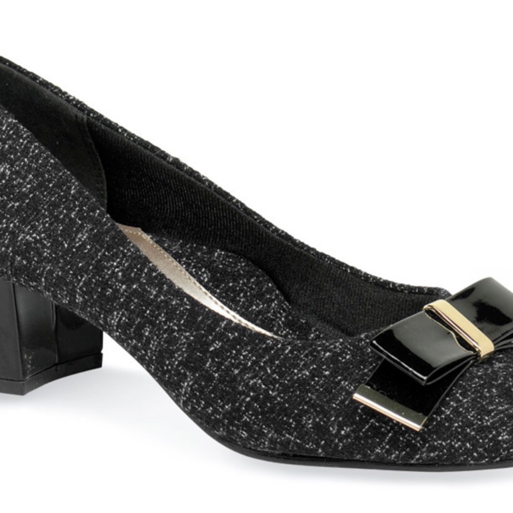 Classic style Black Heels with Bow Accent